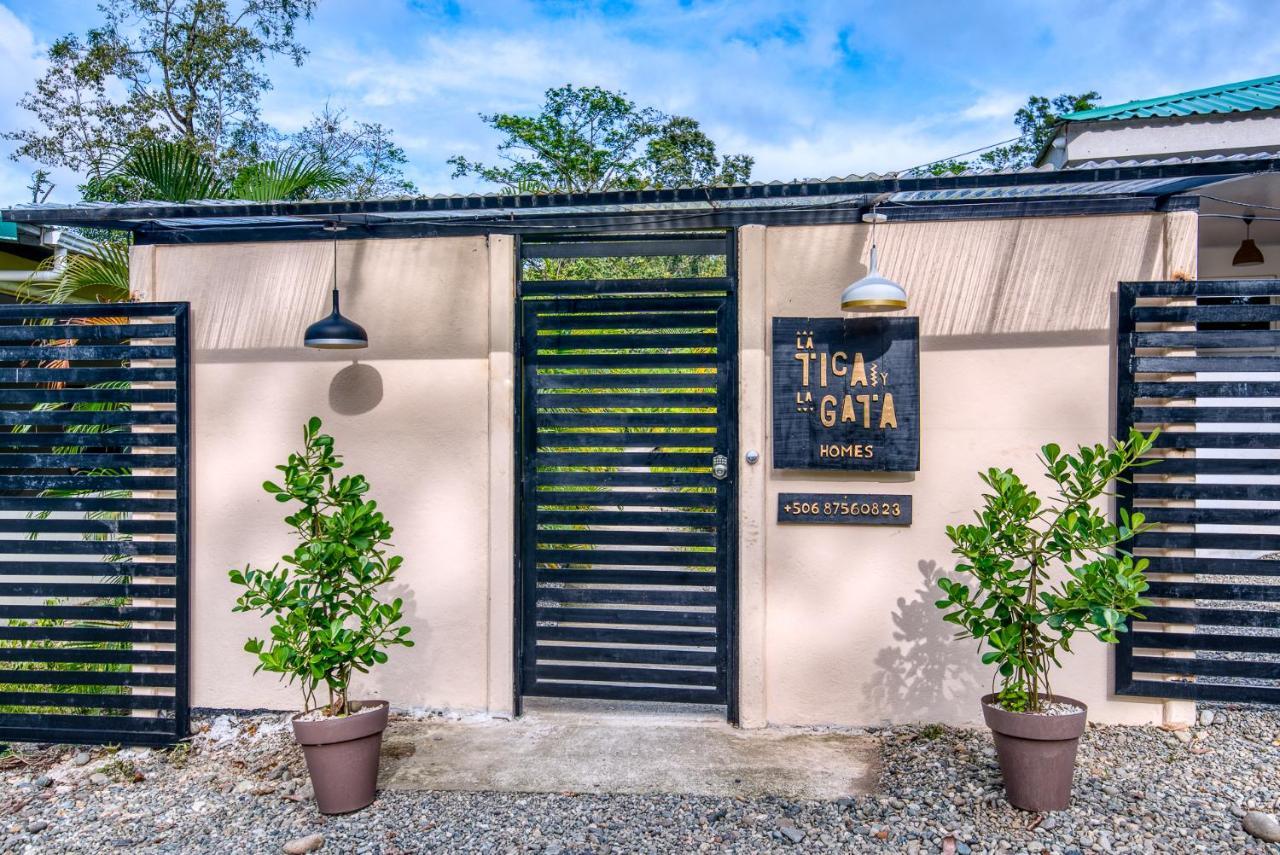 La Tica Y La Gata Hotel Puerto Viejo de Talamanca Eksteriør billede