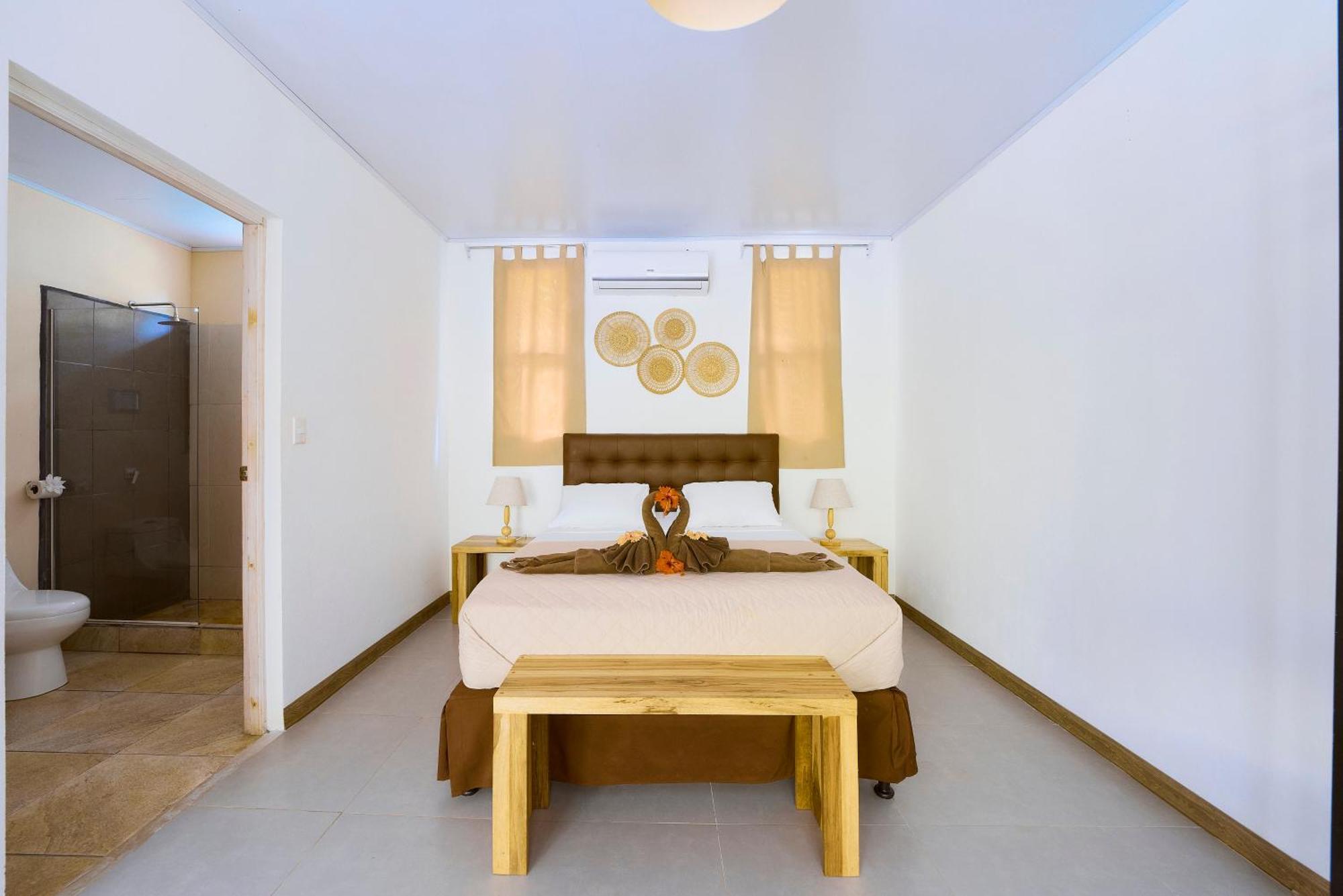 La Tica Y La Gata Hotel Puerto Viejo de Talamanca Eksteriør billede
