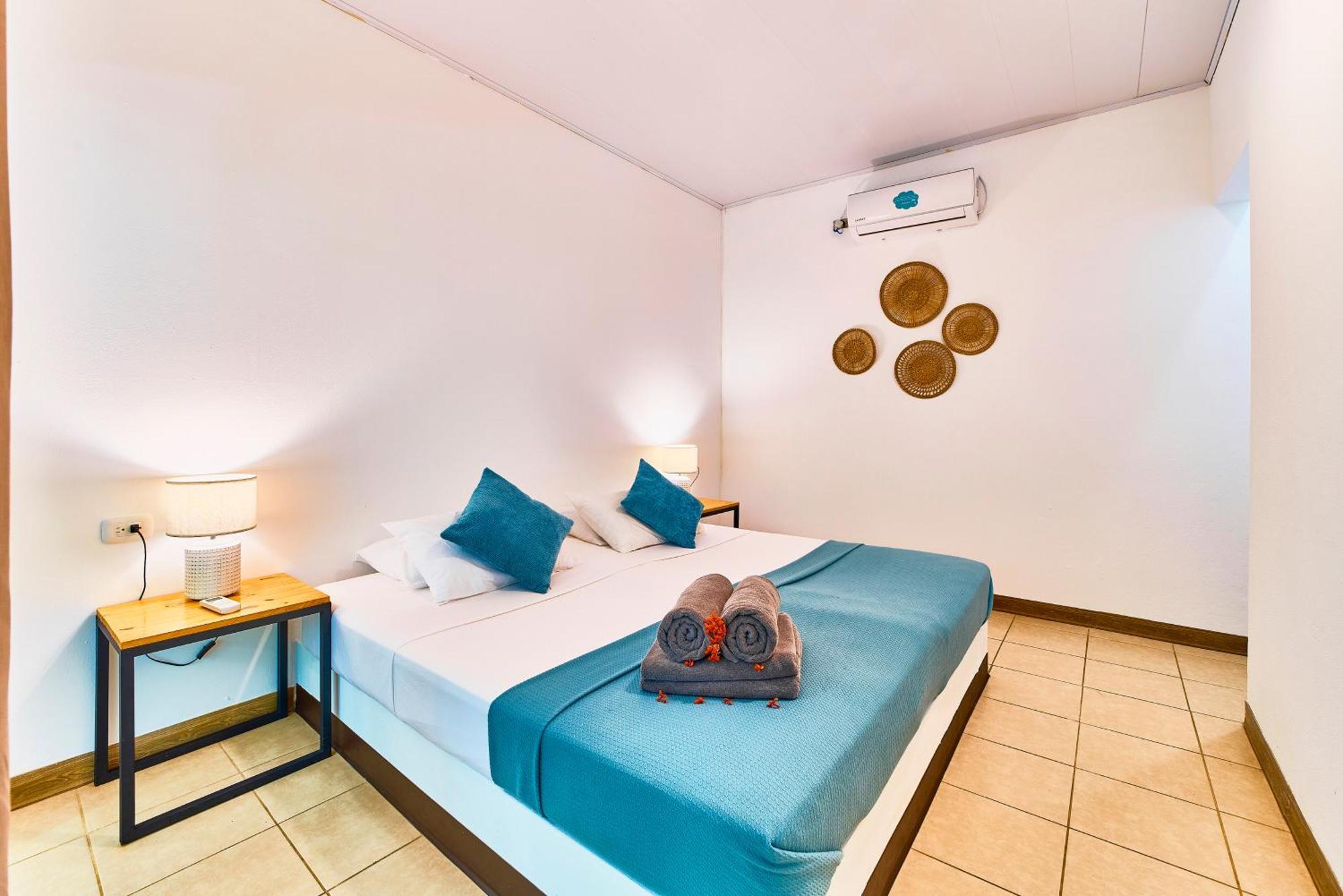 La Tica Y La Gata Hotel Puerto Viejo de Talamanca Eksteriør billede